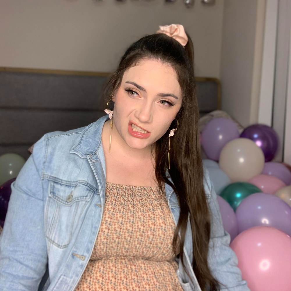 Meet your Posher, Miki